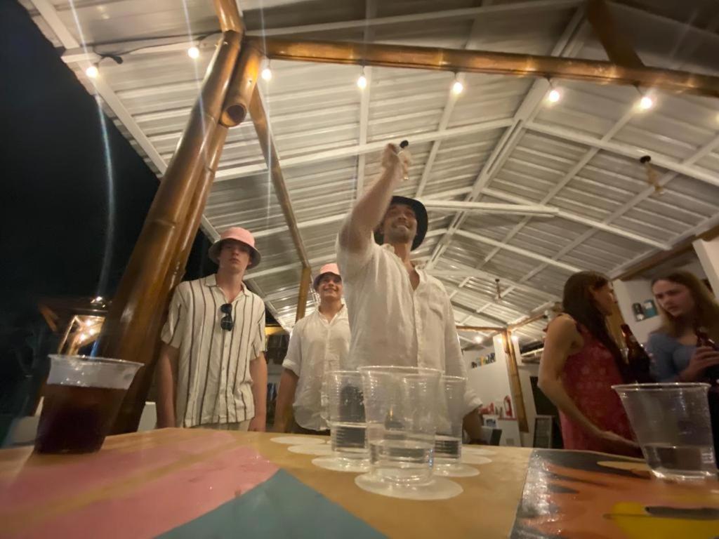 Pop House Hotel Montanita Ngoại thất bức ảnh