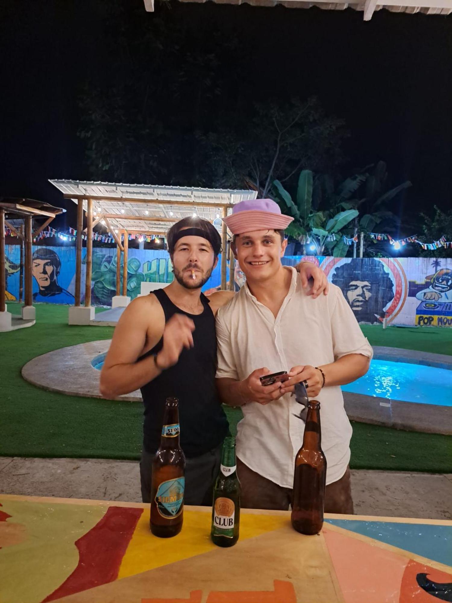 Pop House Hotel Montanita Ngoại thất bức ảnh
