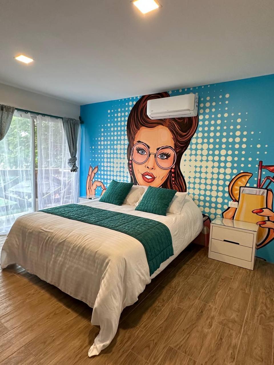 Pop House Hotel Montanita Ngoại thất bức ảnh
